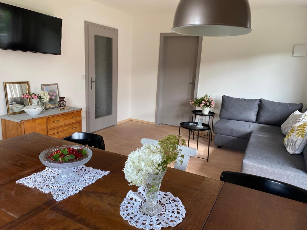 Wohnung Erdgeschoss Mit 3 Schlafzimmer In Ruhiger Gegend Mader Екстериор снимка